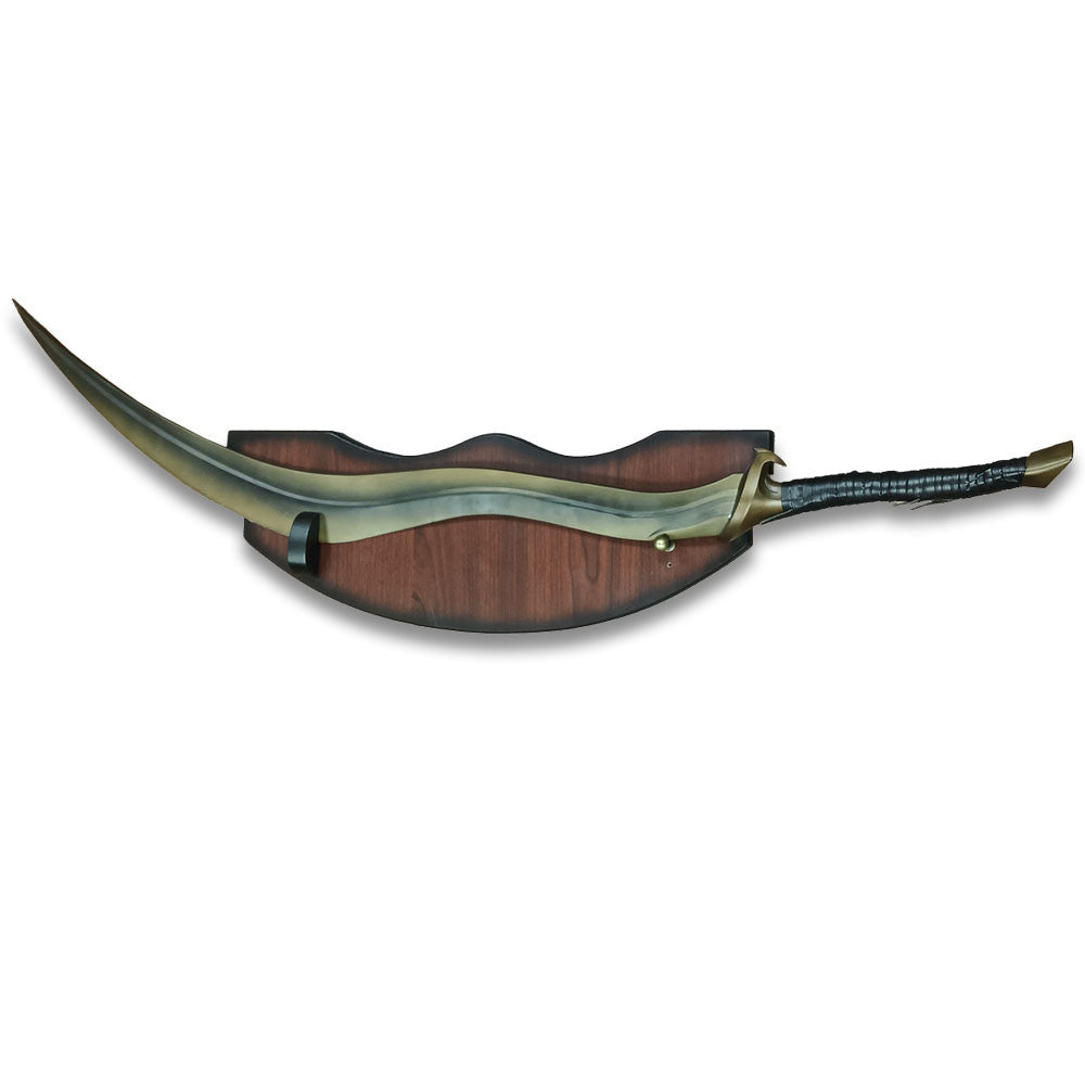 Bloodhound's Fang Greatsword With Wall Mount